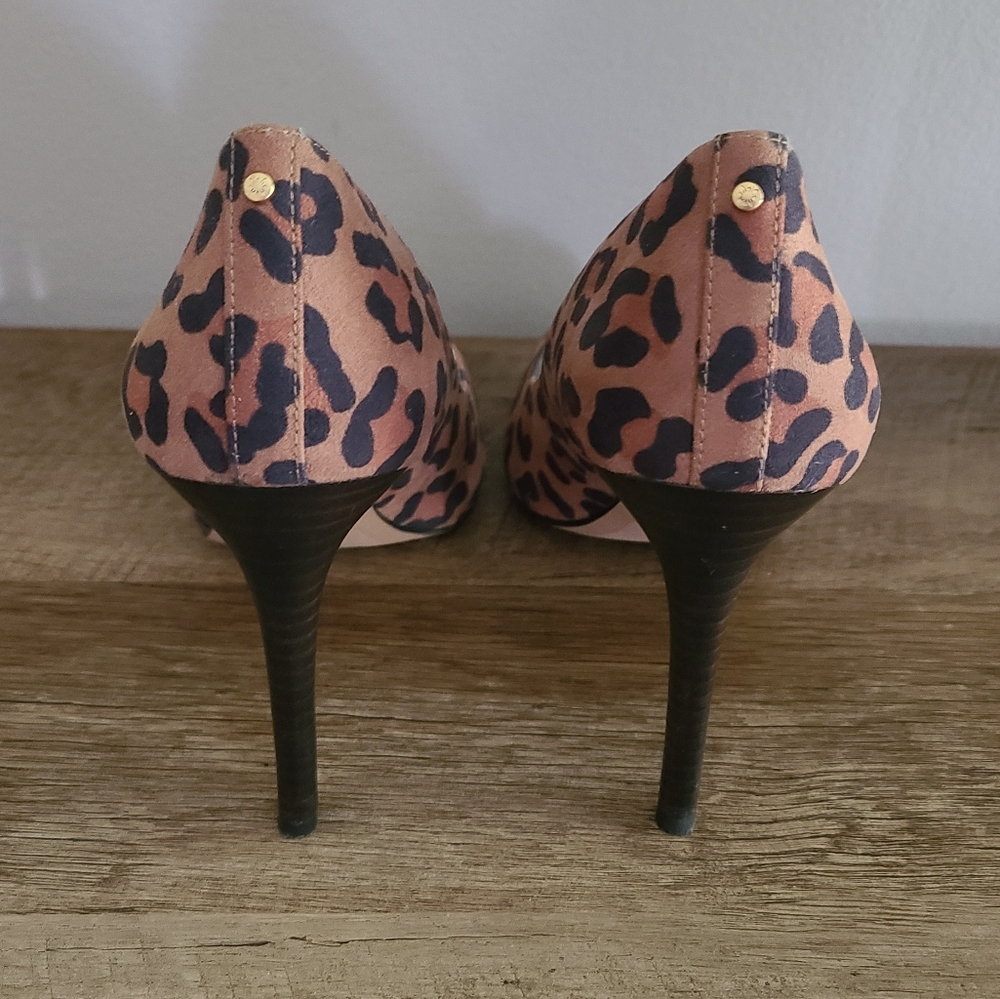 Bcbgeneration Heidi Leopard Print Microsuede Heel… - image 5
